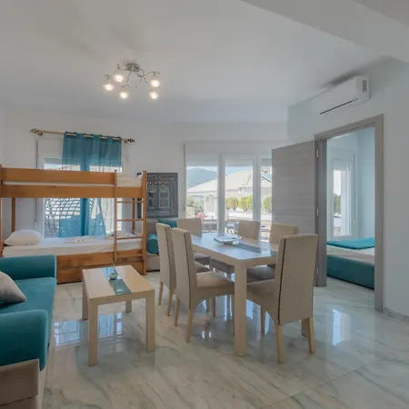 Луксозна вила Diamanti Villa, Pool & Barbecue